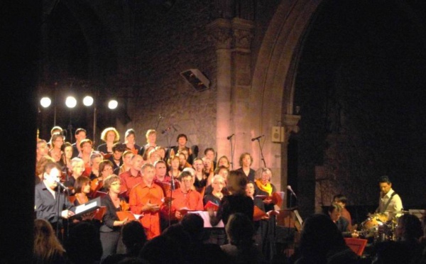 A Latresne (Gironde): une messe très Ollé